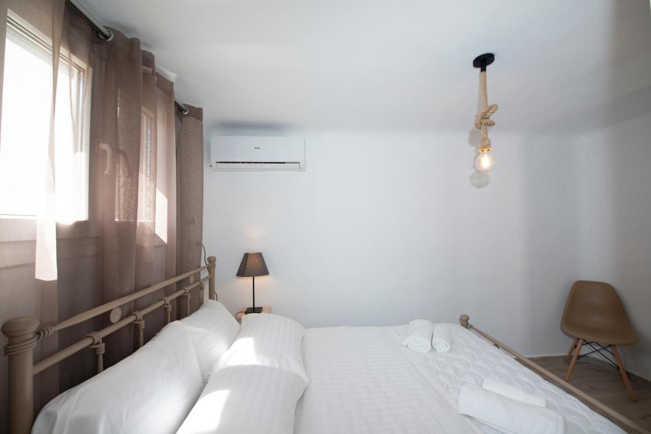 Superior Beachfront Apartment 1 With View To The Aegean Sea Panormos  ภายนอก รูปภาพ
